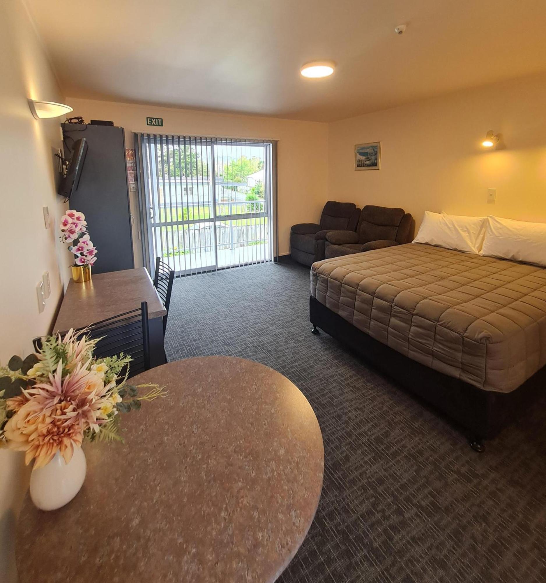 Avenue Heights Motel Whangarei Bagian luar foto