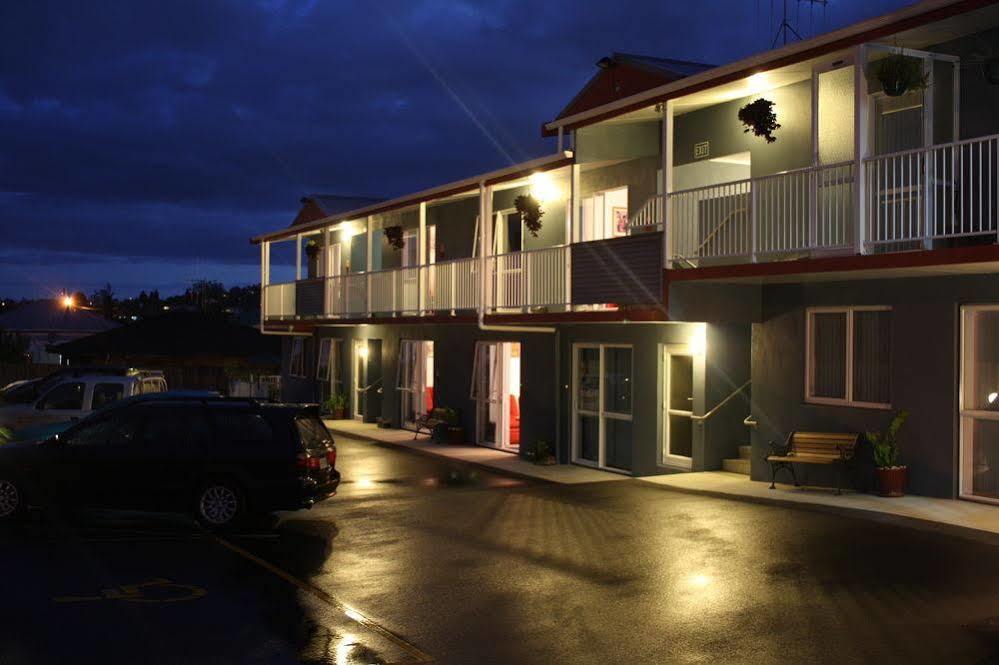 Avenue Heights Motel Whangarei Bagian luar foto