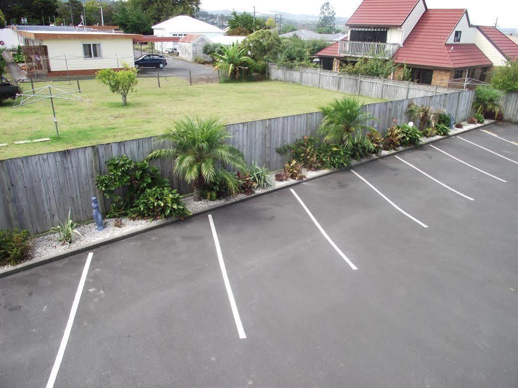 Avenue Heights Motel Whangarei Bagian luar foto