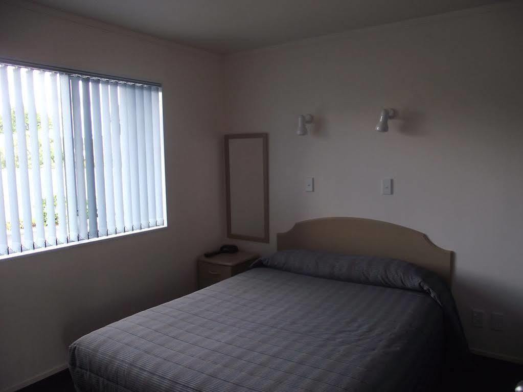 Avenue Heights Motel Whangarei Bagian luar foto